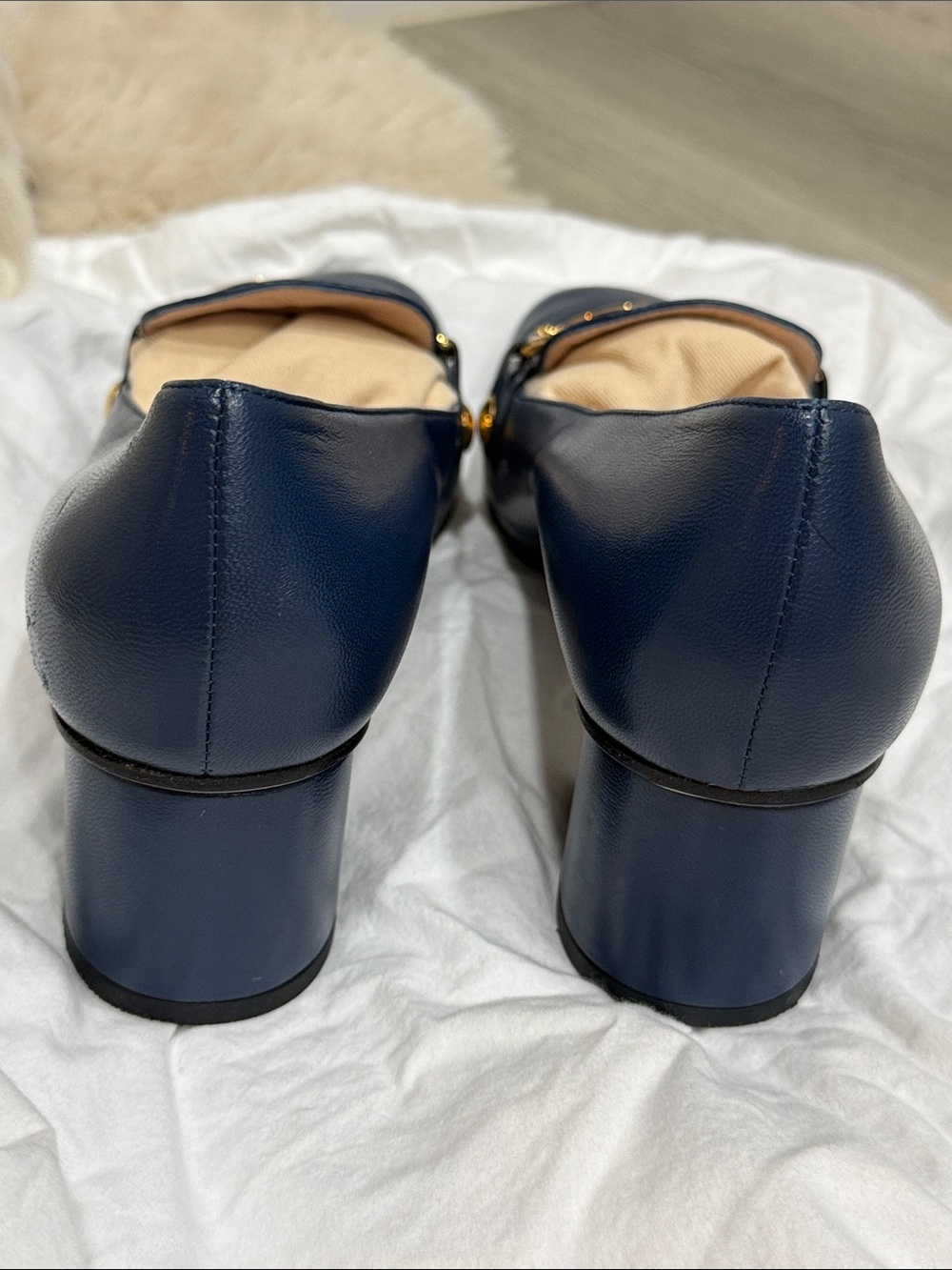 Gucci Navy Leather Loafers with Gold Chain and Red Detail - Picture 5 of 13